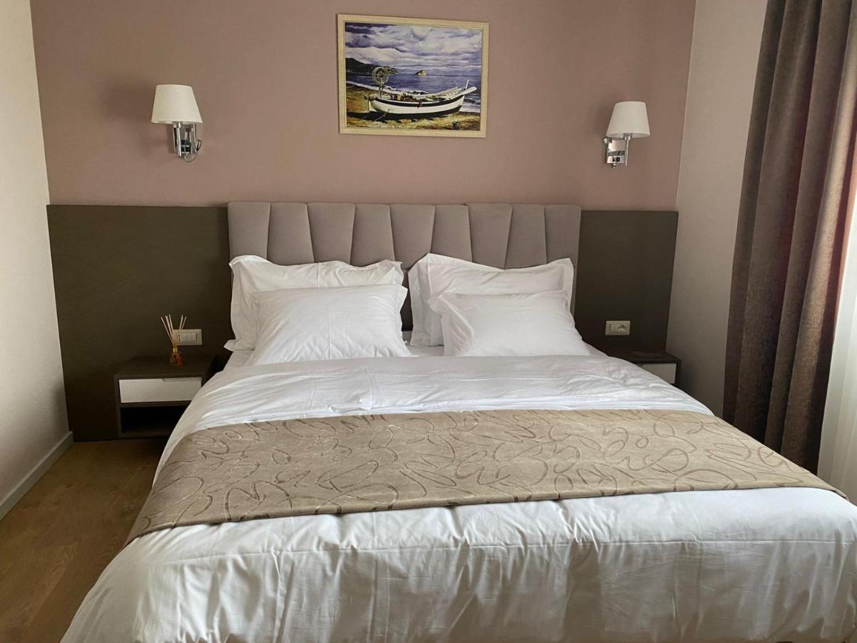 Doanesia Premium Hotel & Spa Tiranë Ngoại thất bức ảnh