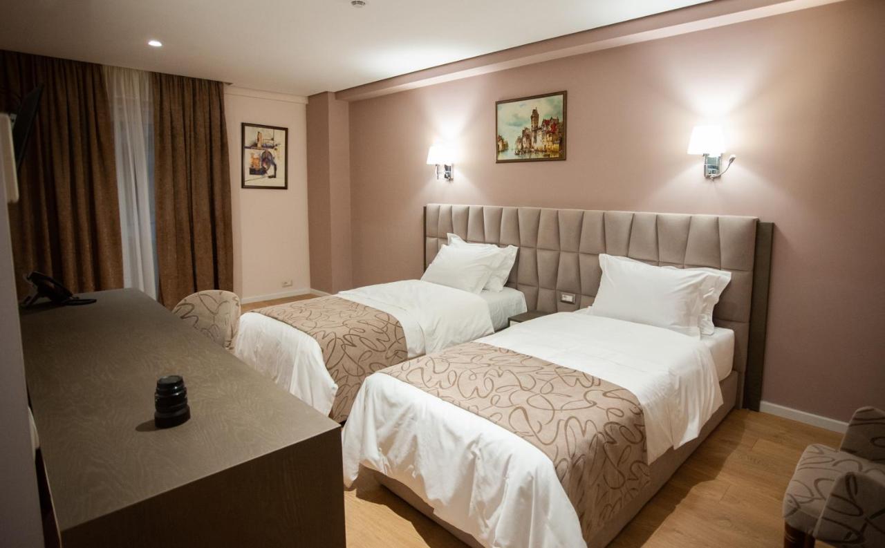 Doanesia Premium Hotel & Spa Tiranë Ngoại thất bức ảnh