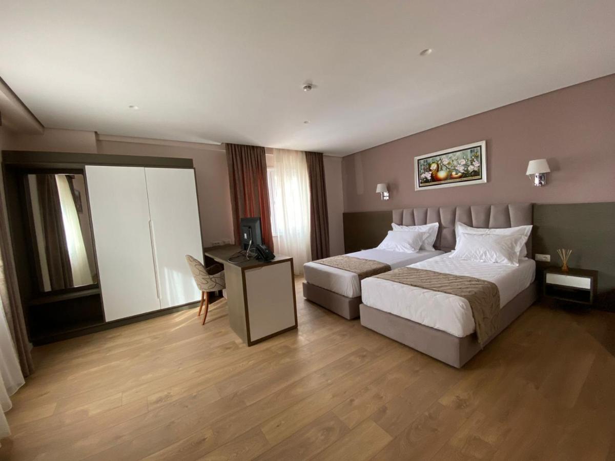 Doanesia Premium Hotel & Spa Tiranë Ngoại thất bức ảnh