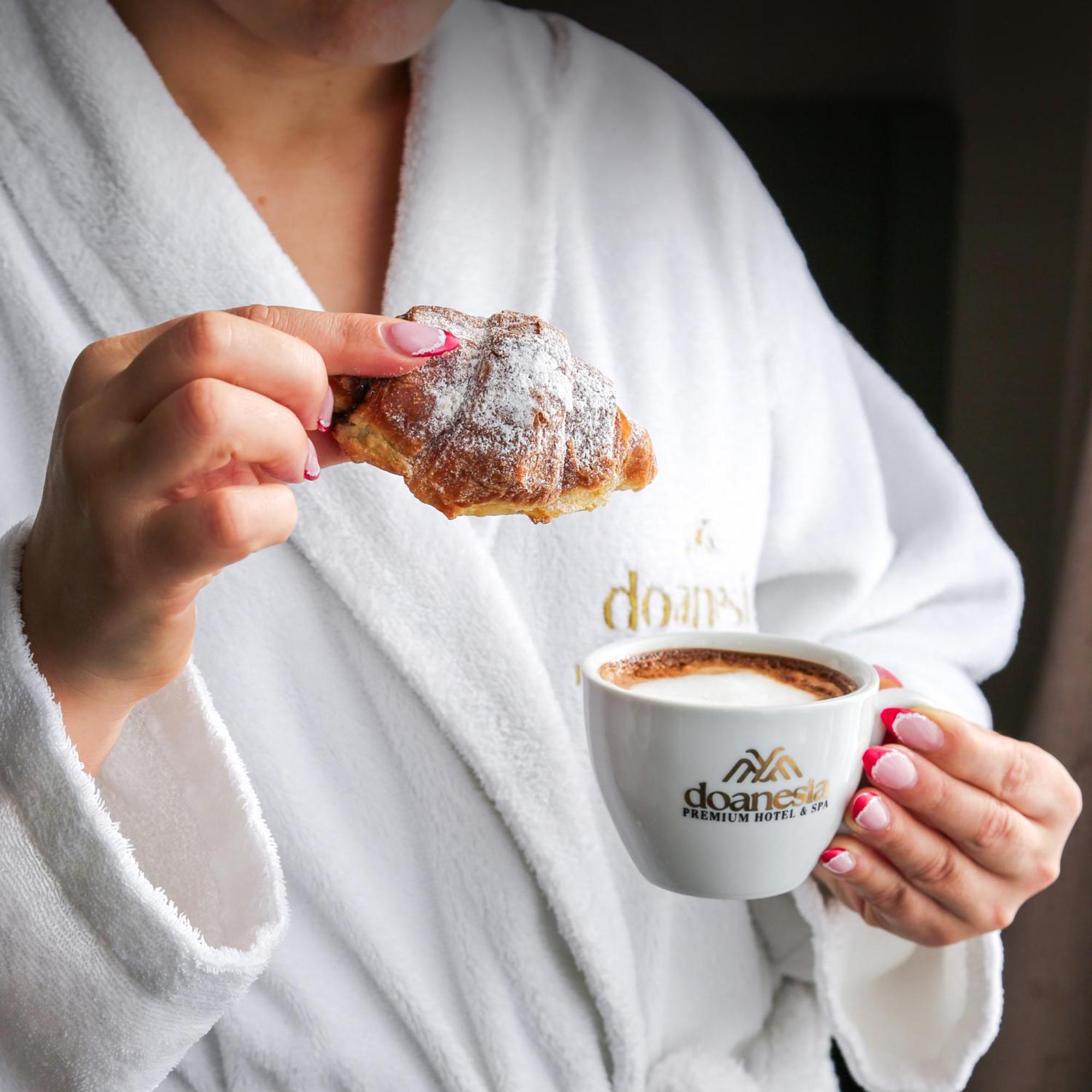Doanesia Premium Hotel & Spa Tiranë Ngoại thất bức ảnh