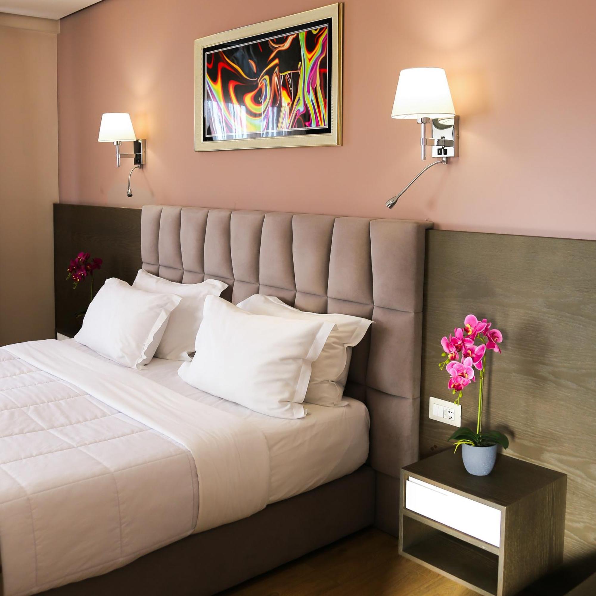 Doanesia Premium Hotel & Spa Tiranë Ngoại thất bức ảnh